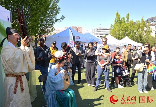 明月民樂工坊展示。人民網(wǎng)記者 殷淼攝