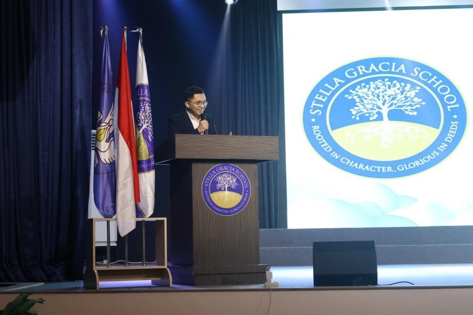 安德魯致辭。哈山努丁大學(xué)孔子學(xué)院供圖