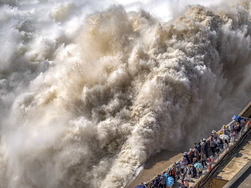 三門峽水利樞紐加大下泄流量(1)#XxjpsgC007425_20250704_PEPFN0A001.jpg